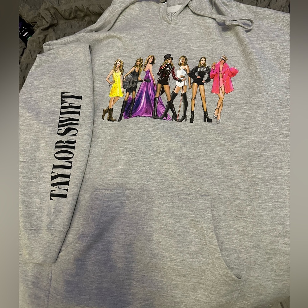 Taylor Swift eras sweatshirt, debut-lover, super rare, no longer available